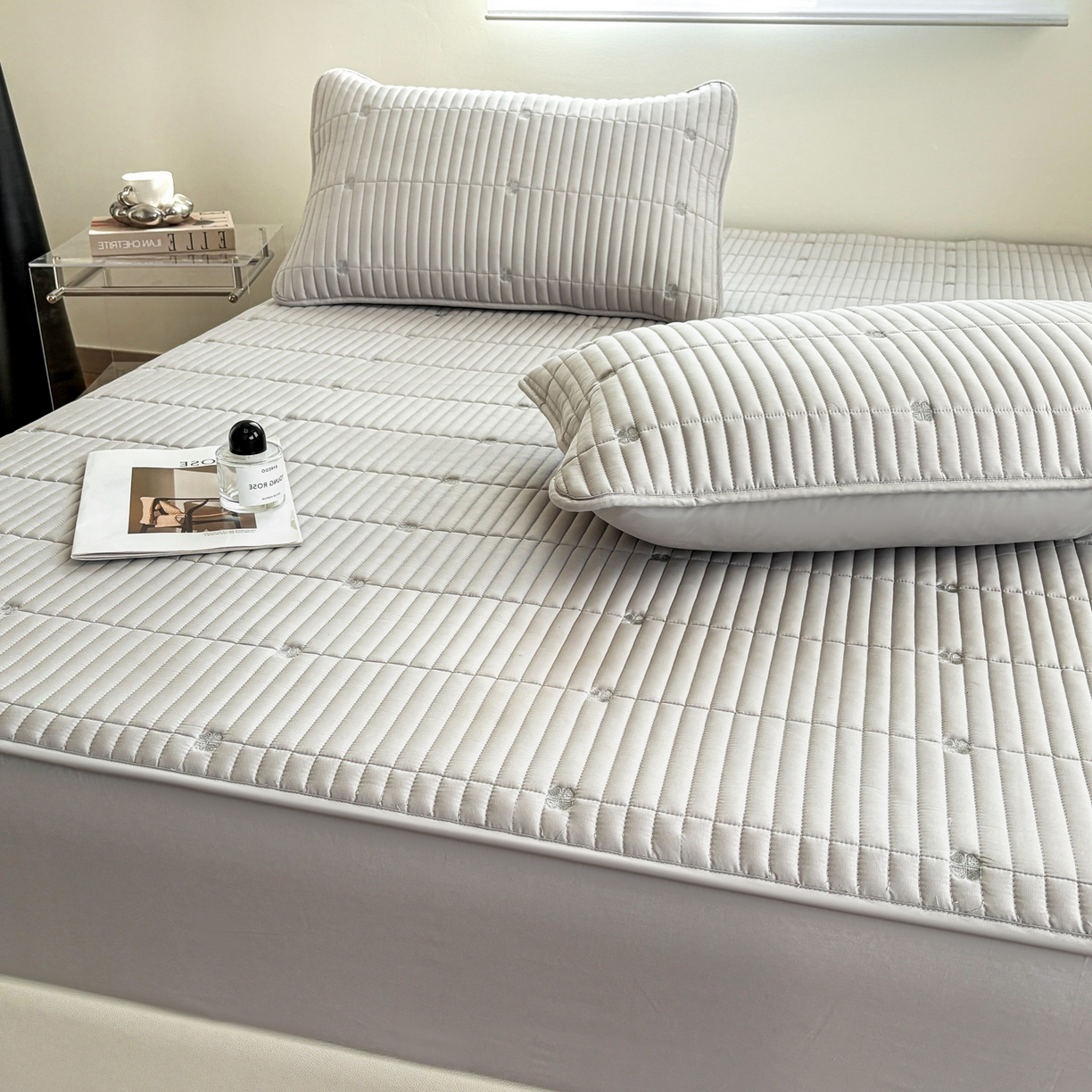 91家纺网 家纺一手货源 找家纺 居眠 2026新款全棉133-72爱丽花夹棉棉花刺绣床笠 爱丽花-灰色