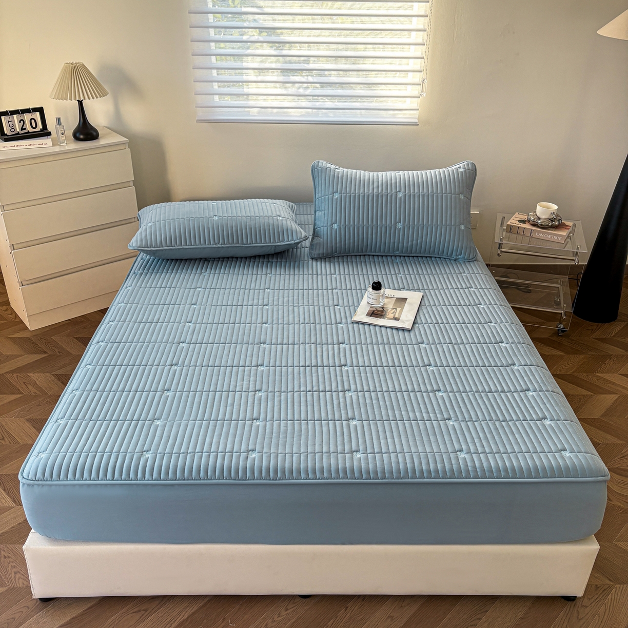 91家纺网 家纺一手货源 找家纺 居眠 2026新款全棉133-72爱丽花夹棉棉花刺绣床笠 爱丽花-蓝色