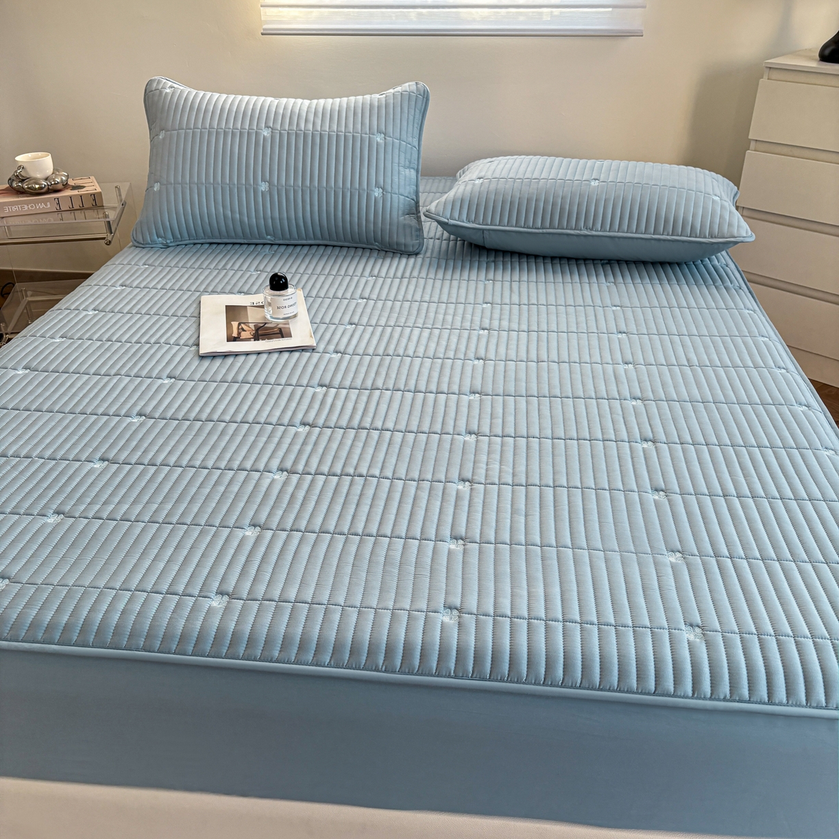 91家纺网 家纺一手货源 找家纺 居眠 2026新款全棉133-72爱丽花夹棉棉花刺绣床笠 爱丽花-蓝色