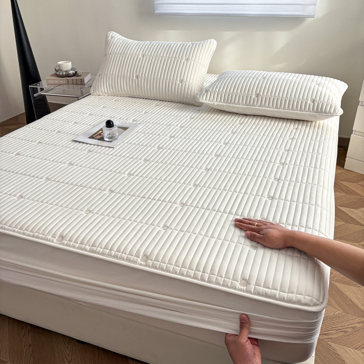 91家纺网 家纺一手货源 找家纺 （总）居眠 2026新款全棉133-72爱丽花夹棉棉花刺绣床笠