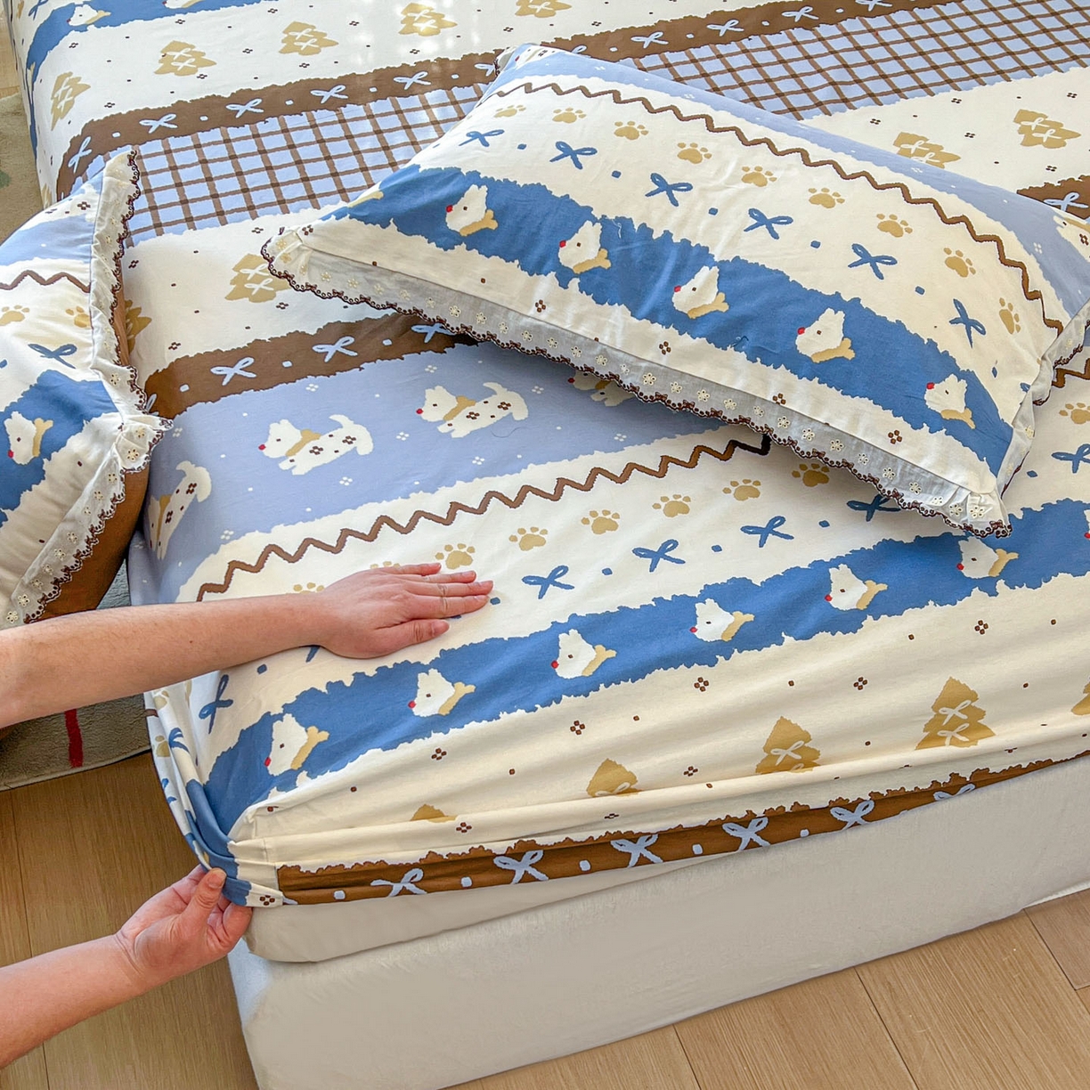 91家纺网 家纺一手货源 找家纺 希诺家居 2025新款全棉卡通小清新床盖四件套 电话小熊