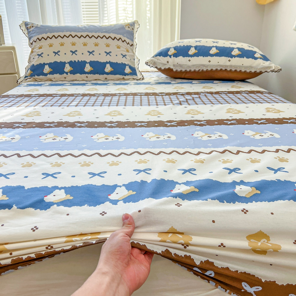 91家纺网 家纺一手货源 找家纺 希诺家居 2026新款费尔岛风全棉小清新单品床单床笠三件套 费尔岛围巾小狗