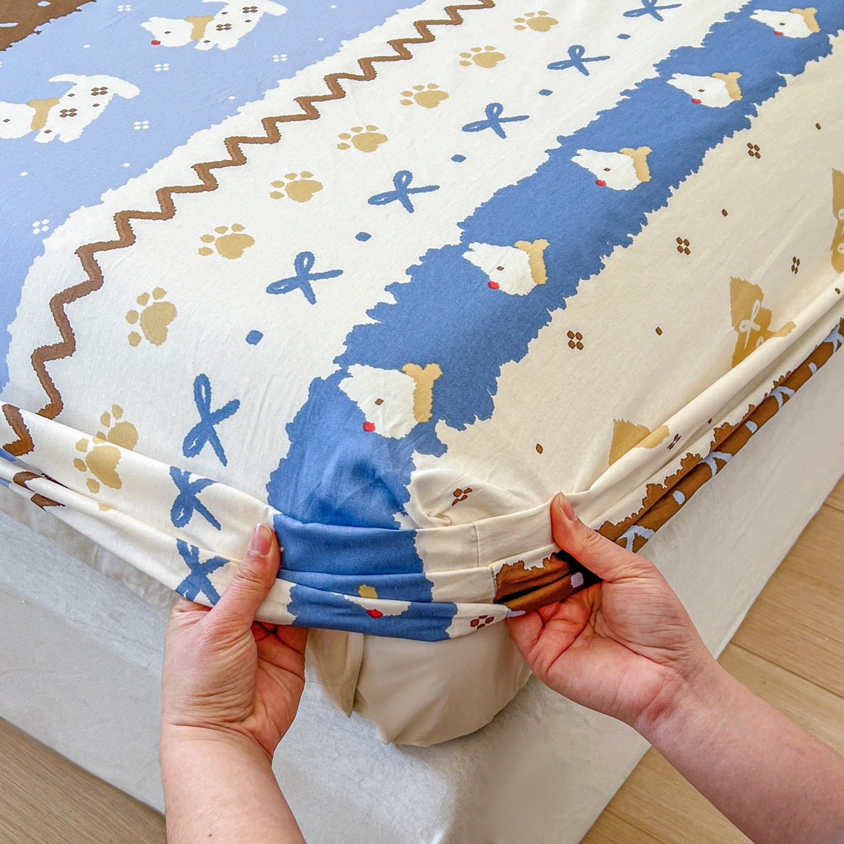 91家纺网 家纺一手货源 找家纺 希诺家居 2026新款费尔岛风全棉小清新单品床单床笠三件套 费尔岛围巾小狗