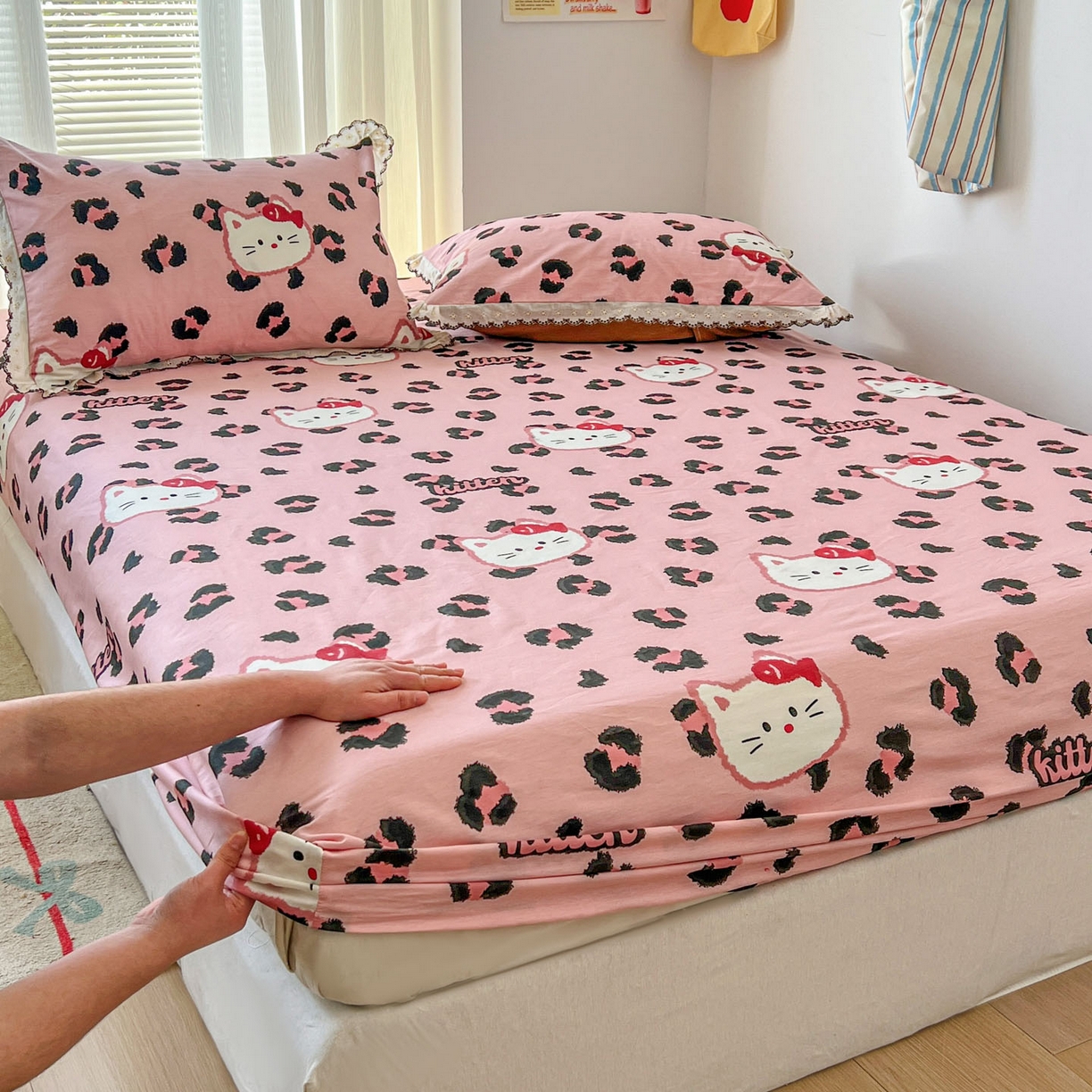 91家纺网 家纺一手货源 找家纺 希诺家居 2026新款费尔岛风全棉小清新单品床单床笠三件套 千禧喵-粉