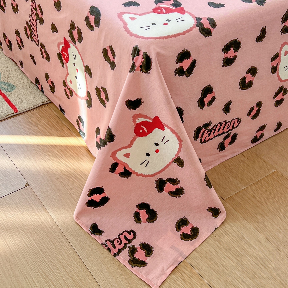 91家纺网 家纺一手货源 找家纺 希诺家居 2026新款费尔岛风全棉小清新单品床单床笠三件套 千禧喵-粉