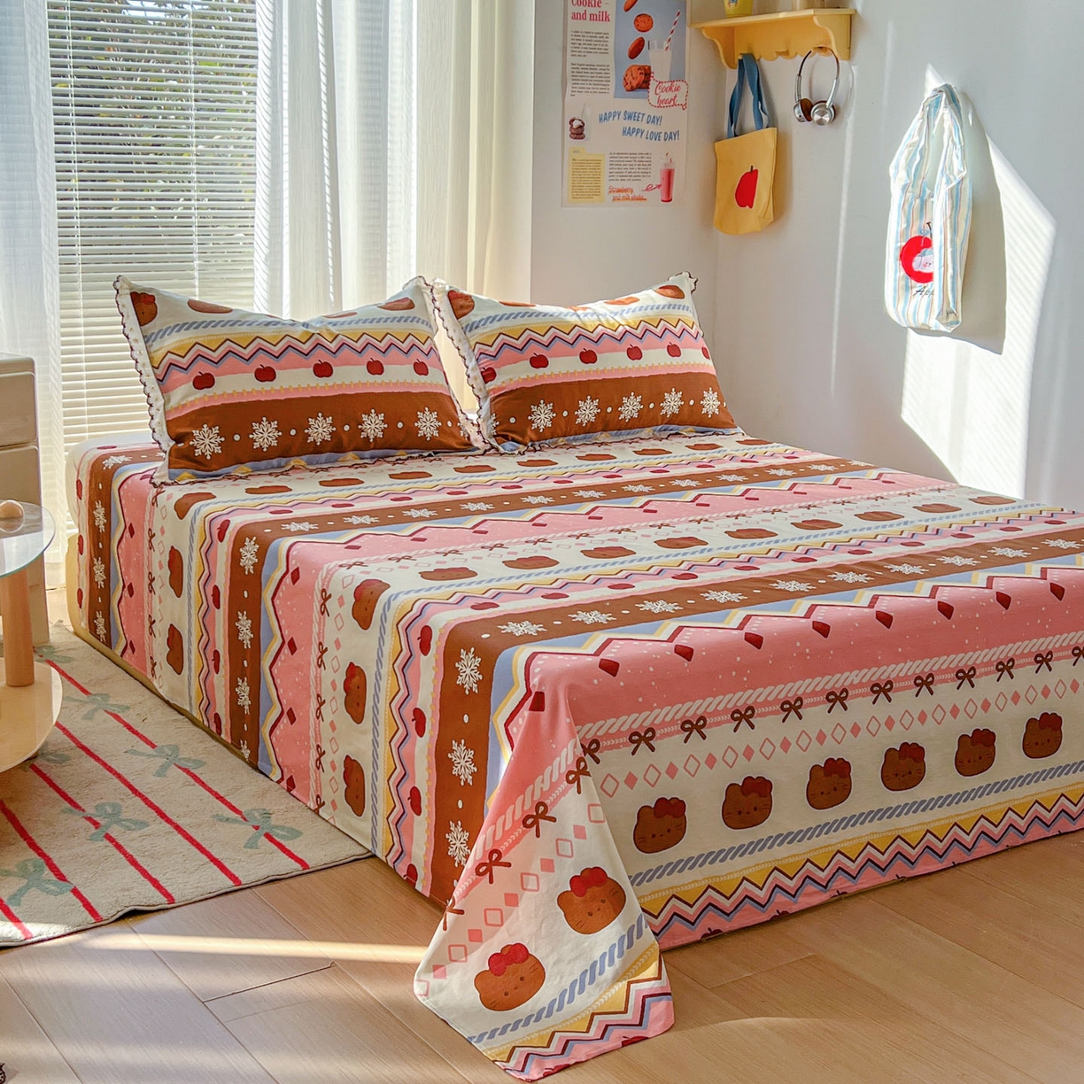 91家纺网 家纺一手货源 找家纺 希诺家居 2026新款费尔岛风全棉小清新单品床单床笠三件套 秘境苹果猫