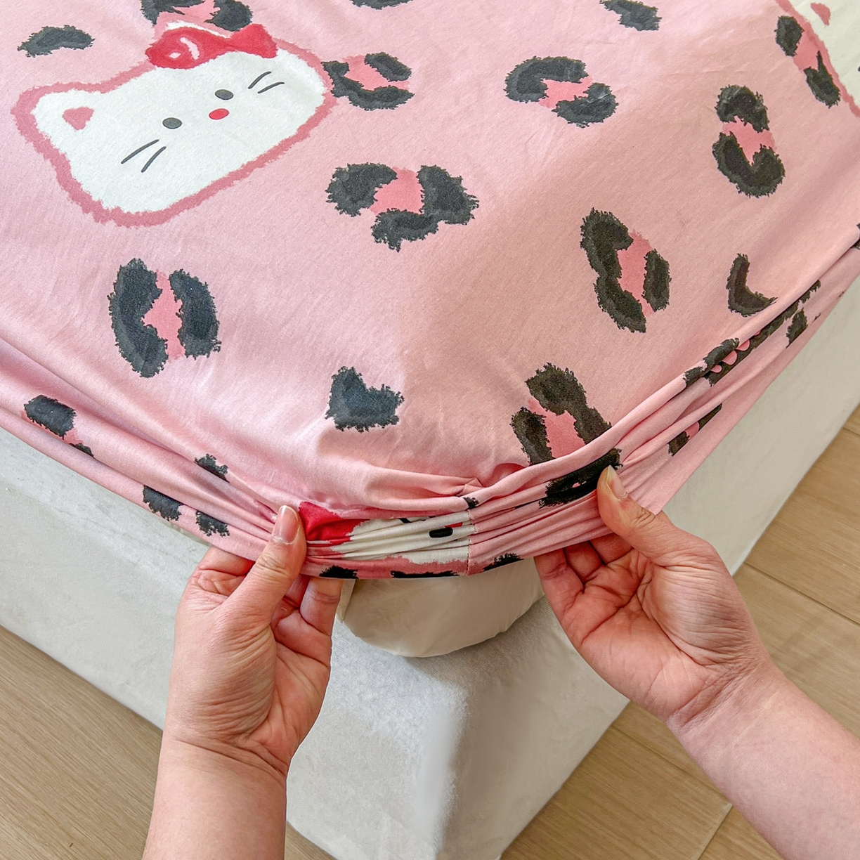 91家纺网 家纺一手货源 找家纺 希诺家居 2026新款费尔岛风全棉小清新单品床单床笠三件套 千禧喵-粉