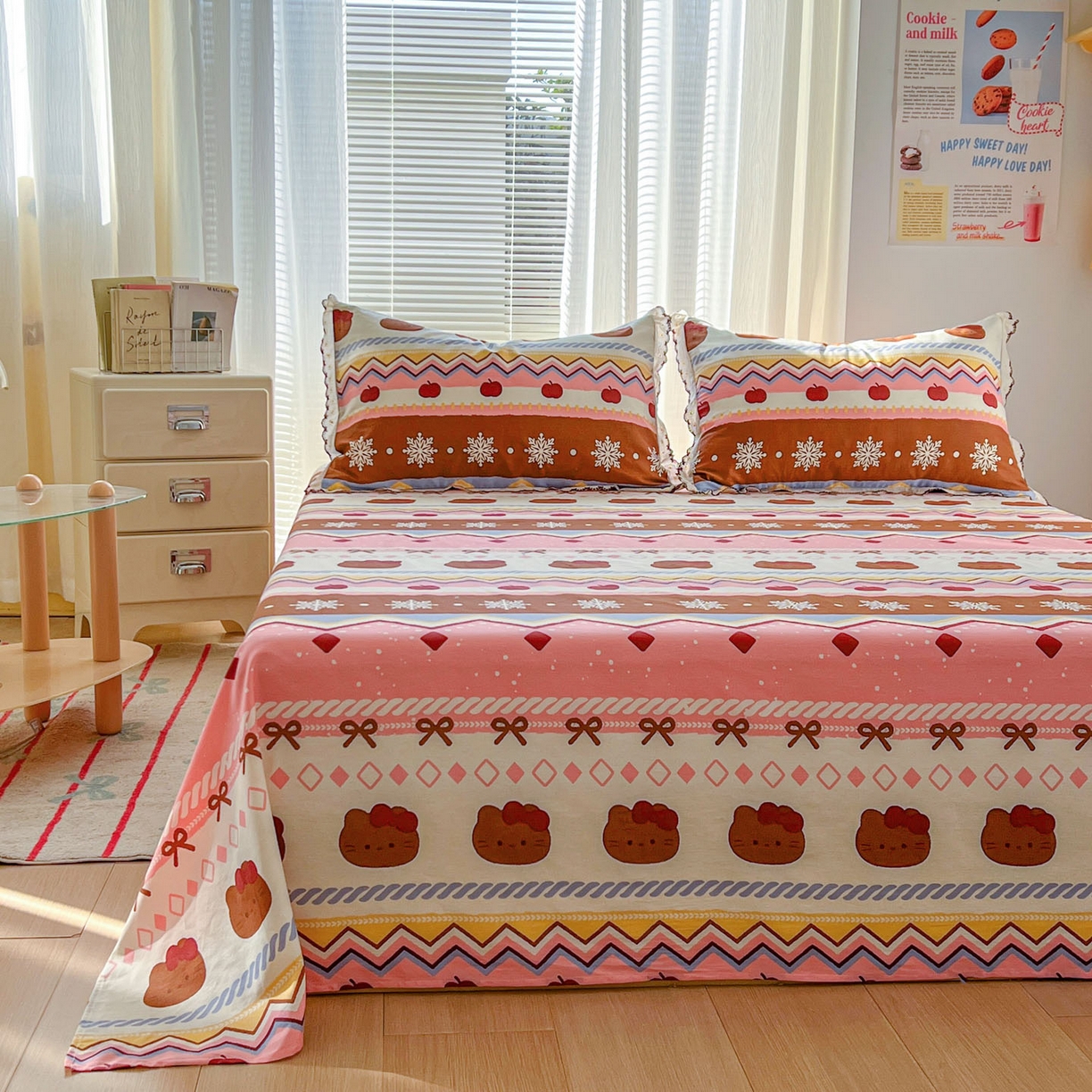 91家纺网 家纺一手货源 找家纺 希诺家居 2026新款费尔岛风全棉小清新单品床单床笠三件套 秘境苹果猫