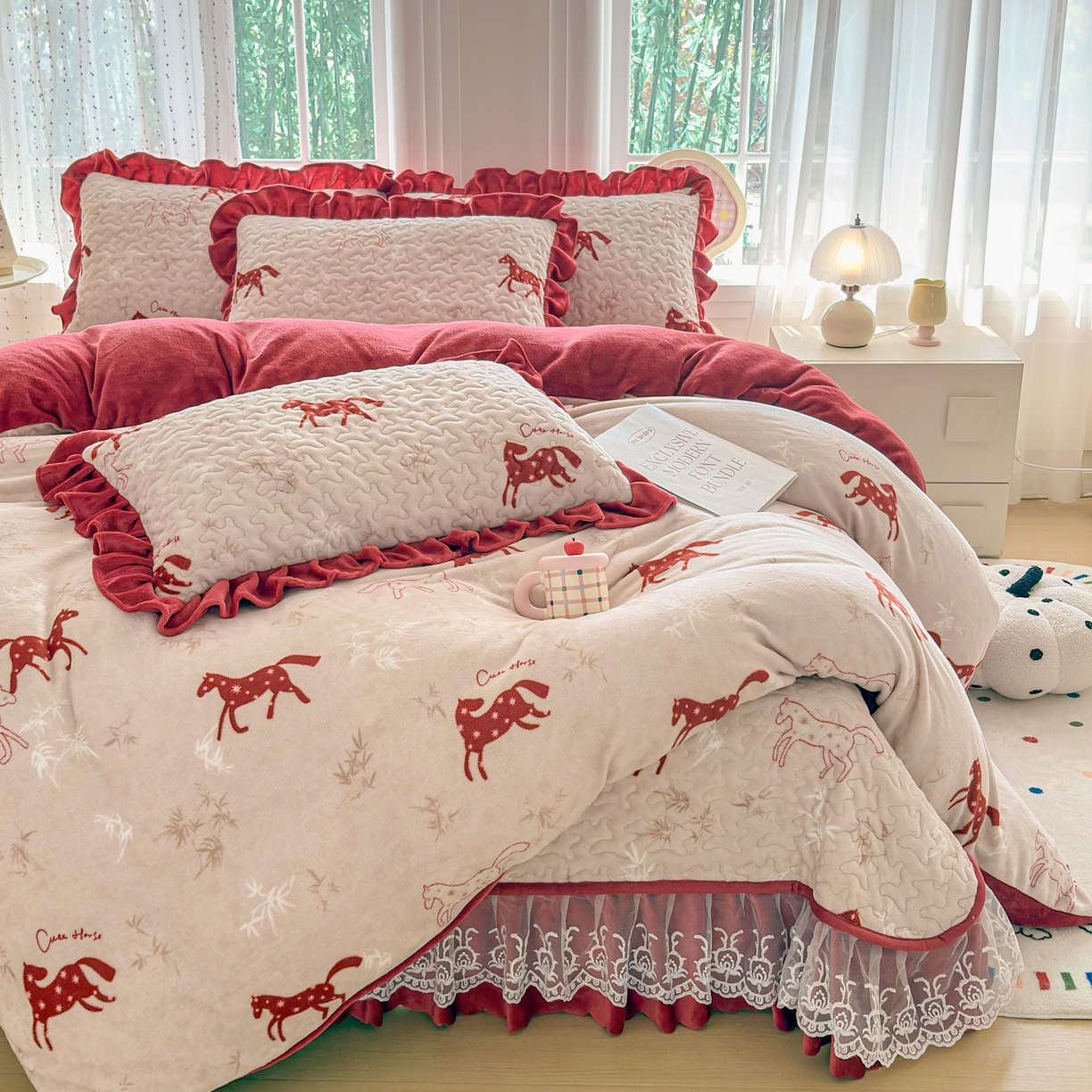 91家纺网 家纺一手货源 找家纺 铠畅 2025新款加厚牛奶绒床盖四件套 经典小马