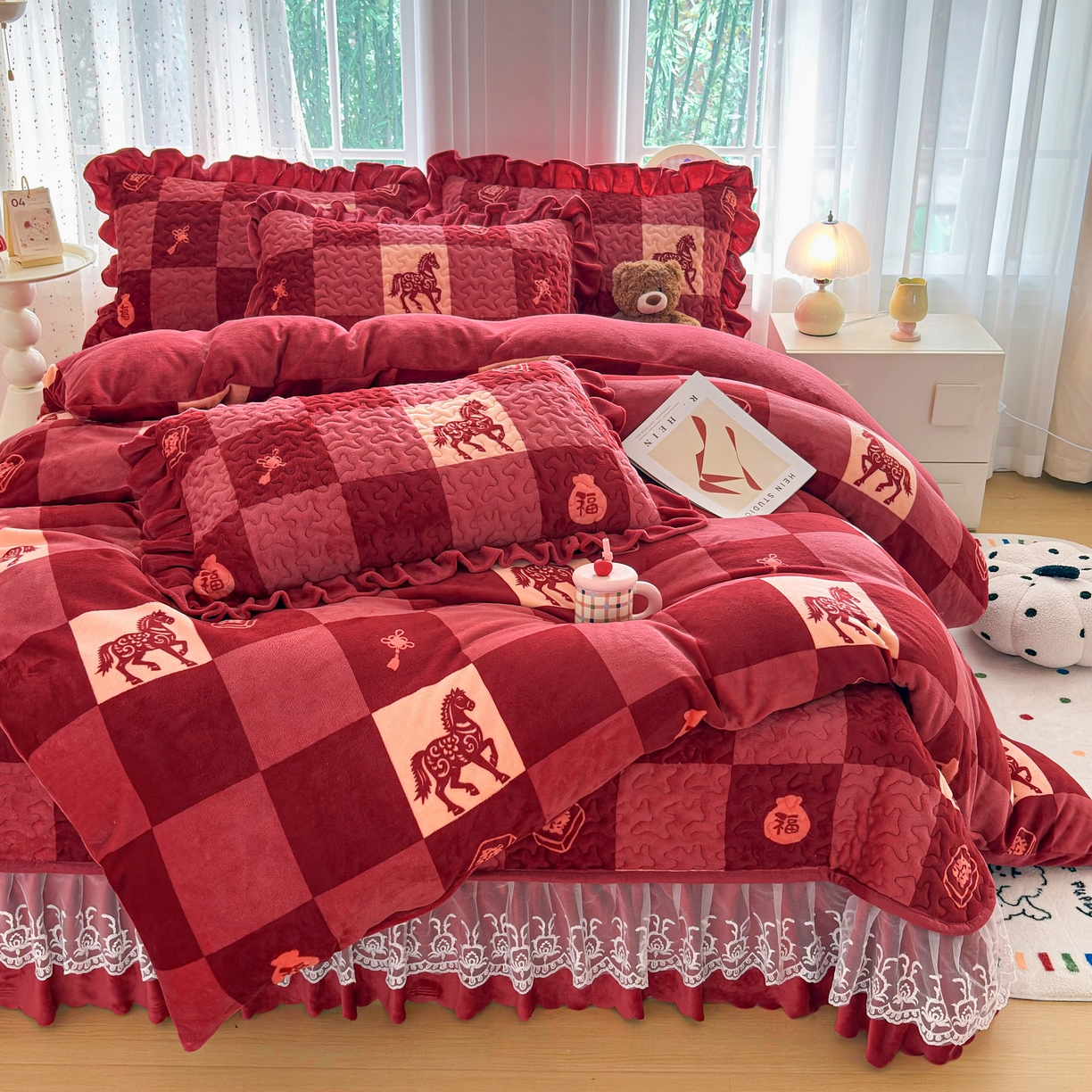 91家纺网 家纺一手货源 找家纺 铠畅 2025新款加厚牛奶绒床盖四件套 新年小马  