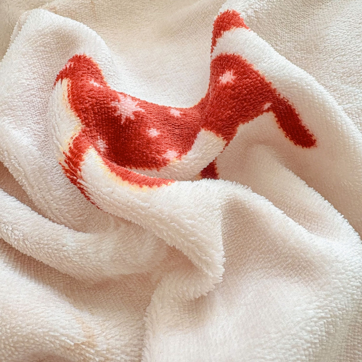 91家纺网 家纺一手货源 找家纺 铠畅 2025新款加厚牛奶绒床盖四件套 经典小马