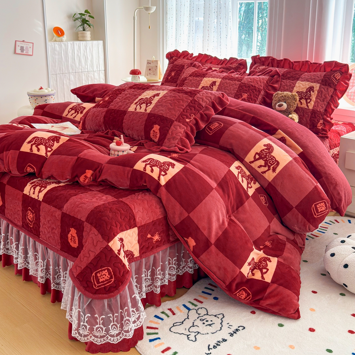 91家纺网 家纺一手货源 找家纺 铠畅 2025新款加厚牛奶绒床盖四件套 新年小马  