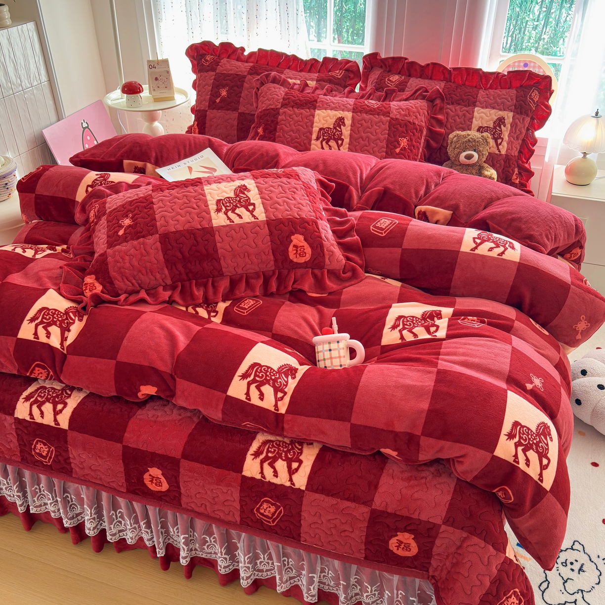 91家纺网 家纺一手货源 找家纺 铠畅 2025新款加厚牛奶绒床盖四件套 新年小马  