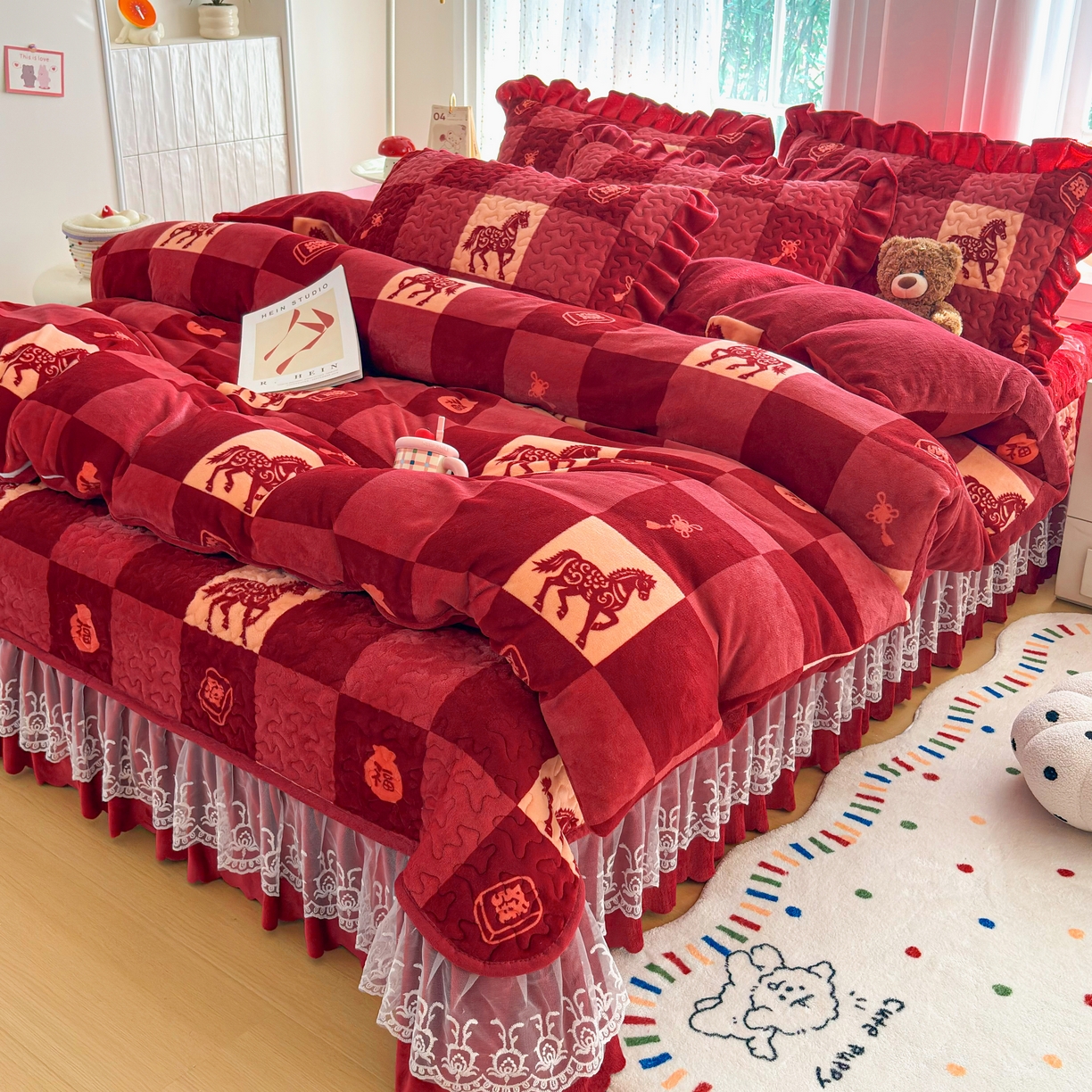 91家纺网 家纺一手货源 找家纺 铠畅 2025新款加厚牛奶绒床盖四件套 新年小马  