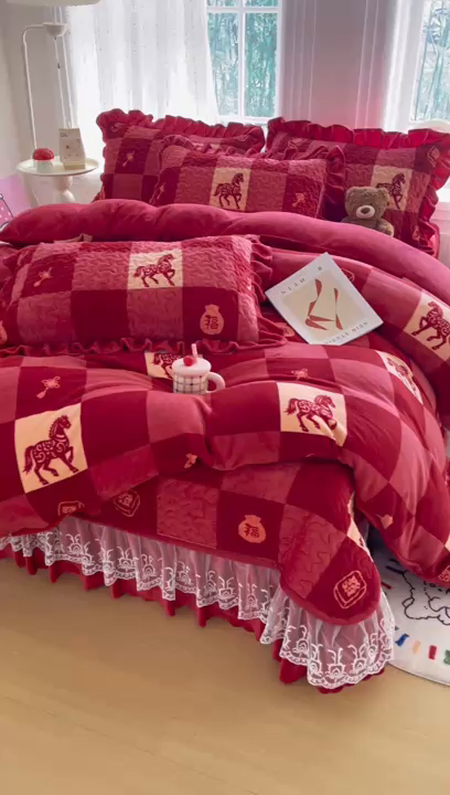 91家纺网 家纺一手货源 找家纺 铠畅 2025新款加厚牛奶绒床盖四件套 新年小马  