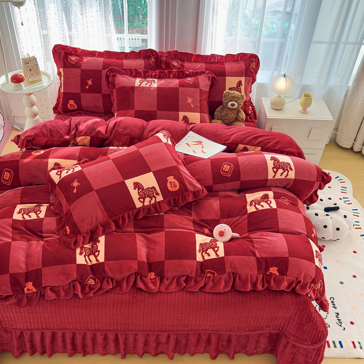 91家纺网 家纺一手货源 找家纺 铠畅家纺 2026新款花边款牛奶绒床盖四件套床褥 炕垫四件套 花边款-新年小马