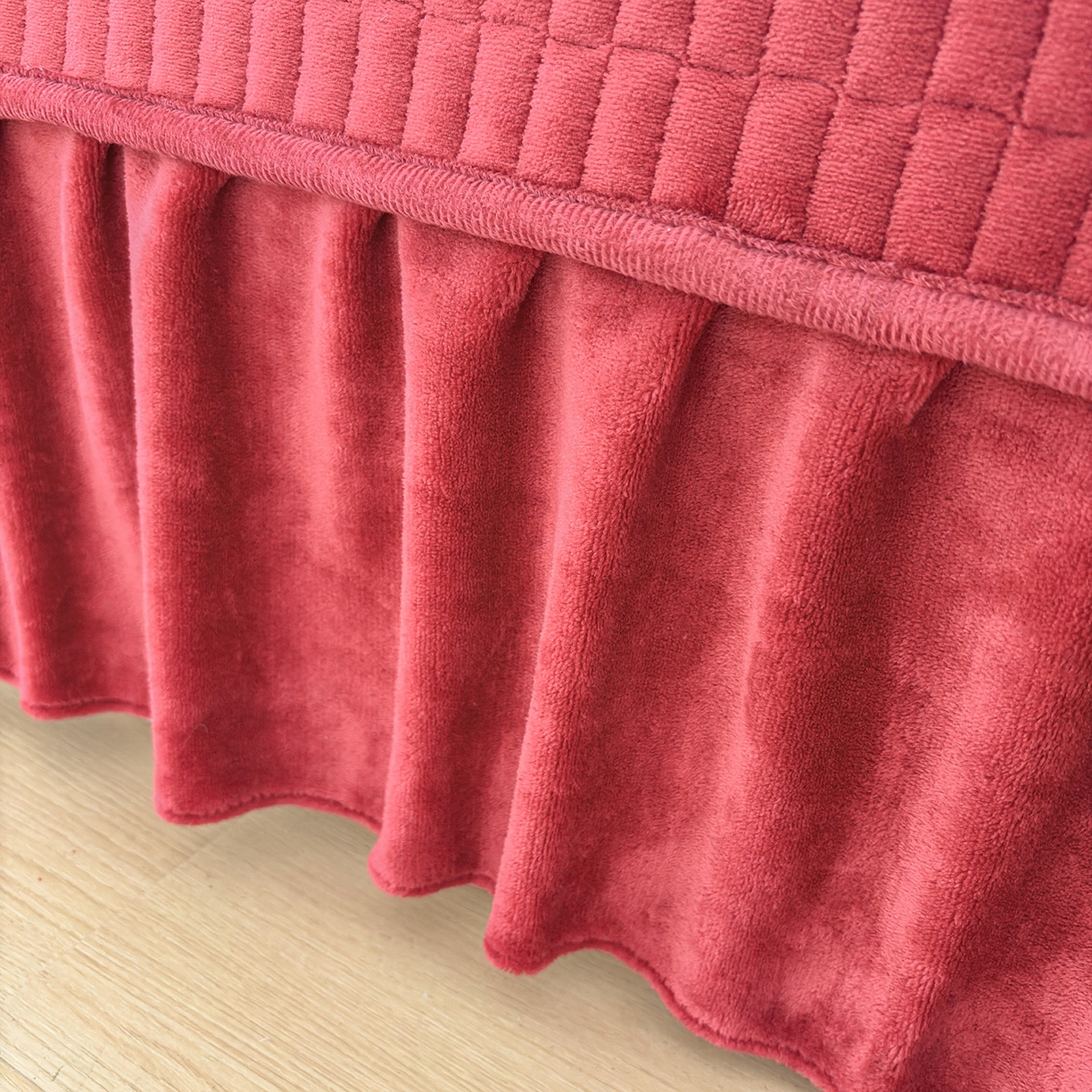 91家纺网 家纺一手货源 找家纺 铠畅家纺 2026新款花边款牛奶绒床盖四件套床褥 炕垫四件套 花边款-马上有福