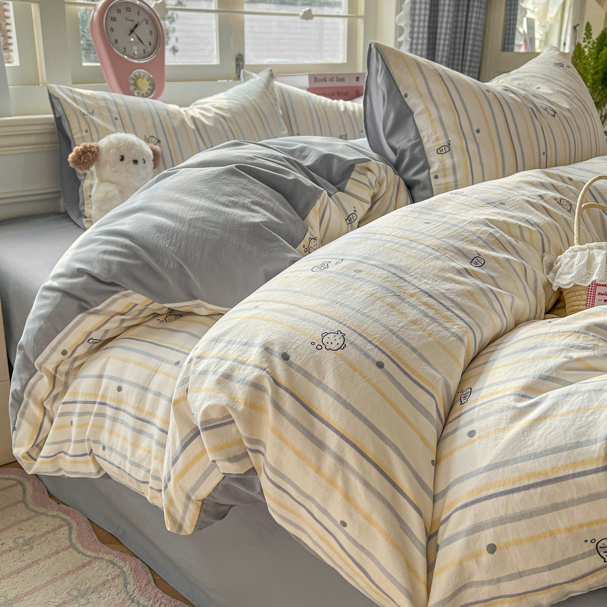 91家纺网 家纺一手货源 找家纺 思诺羽床笠 2026新款古法水洗仿棉云感棉三件套四件套 小鱼的心事