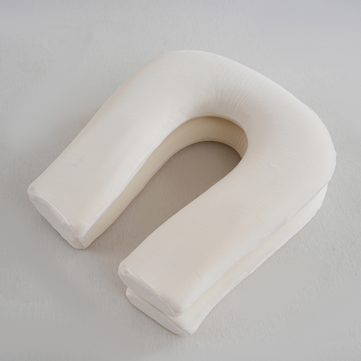 91家纺网 家纺一手货源 找家纺 微枕芯 2026新款磁力二合一旅行U枕 枕头枕芯 奶白 单只