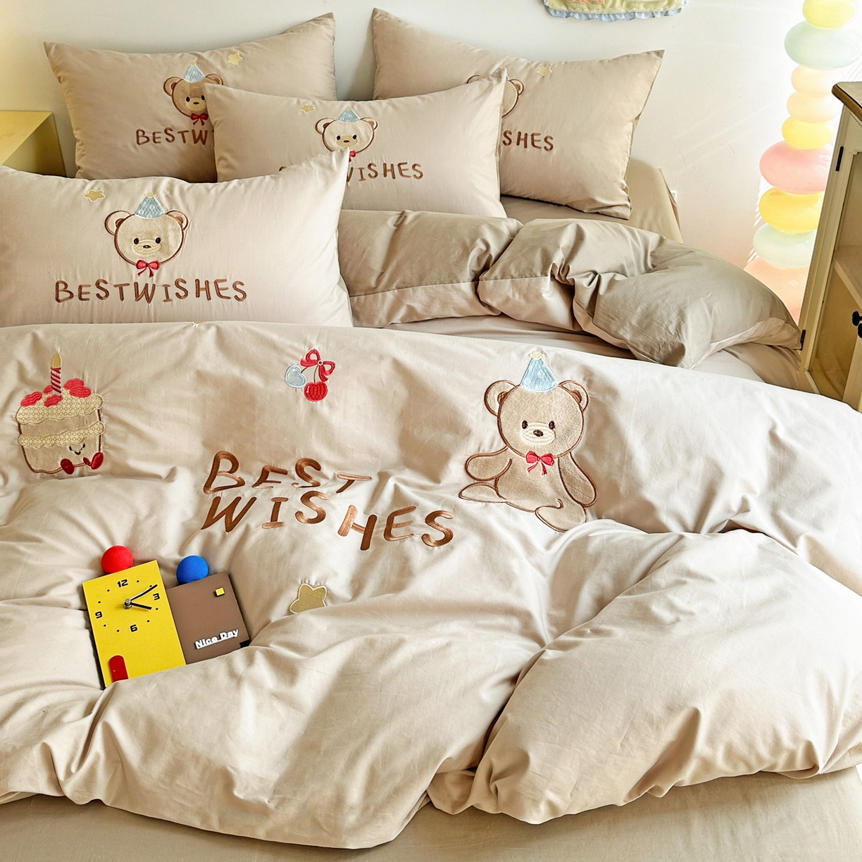 91家纺网 家纺一手货源 找家纺 暖意家纺 2026新款全棉A类60支水洗棉贴布绣三四件套 萌萌熊