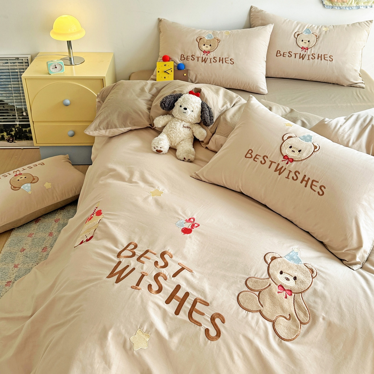 91家纺网 家纺一手货源 找家纺 暖意家纺 2026新款全棉A类60支水洗棉贴布绣三四件套 萌萌熊