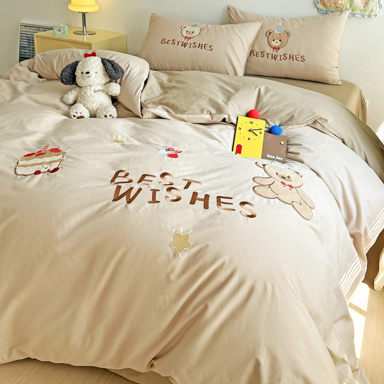 91家纺网 家纺一手货源 找家纺 暖意家纺 2026新款全棉A类60支水洗棉贴布绣三四件套 萌萌熊