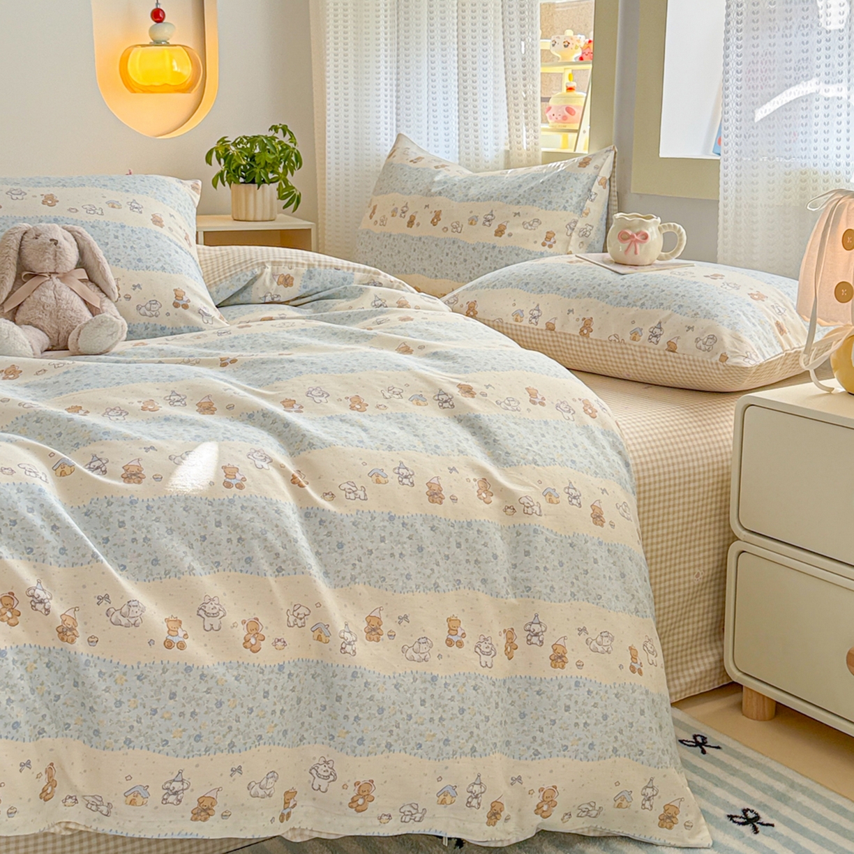 91家纺网 家纺一手货源 找家纺 呗旺鹿 2026新款全棉40支12868田园卡通小清新系列四件套 三小只