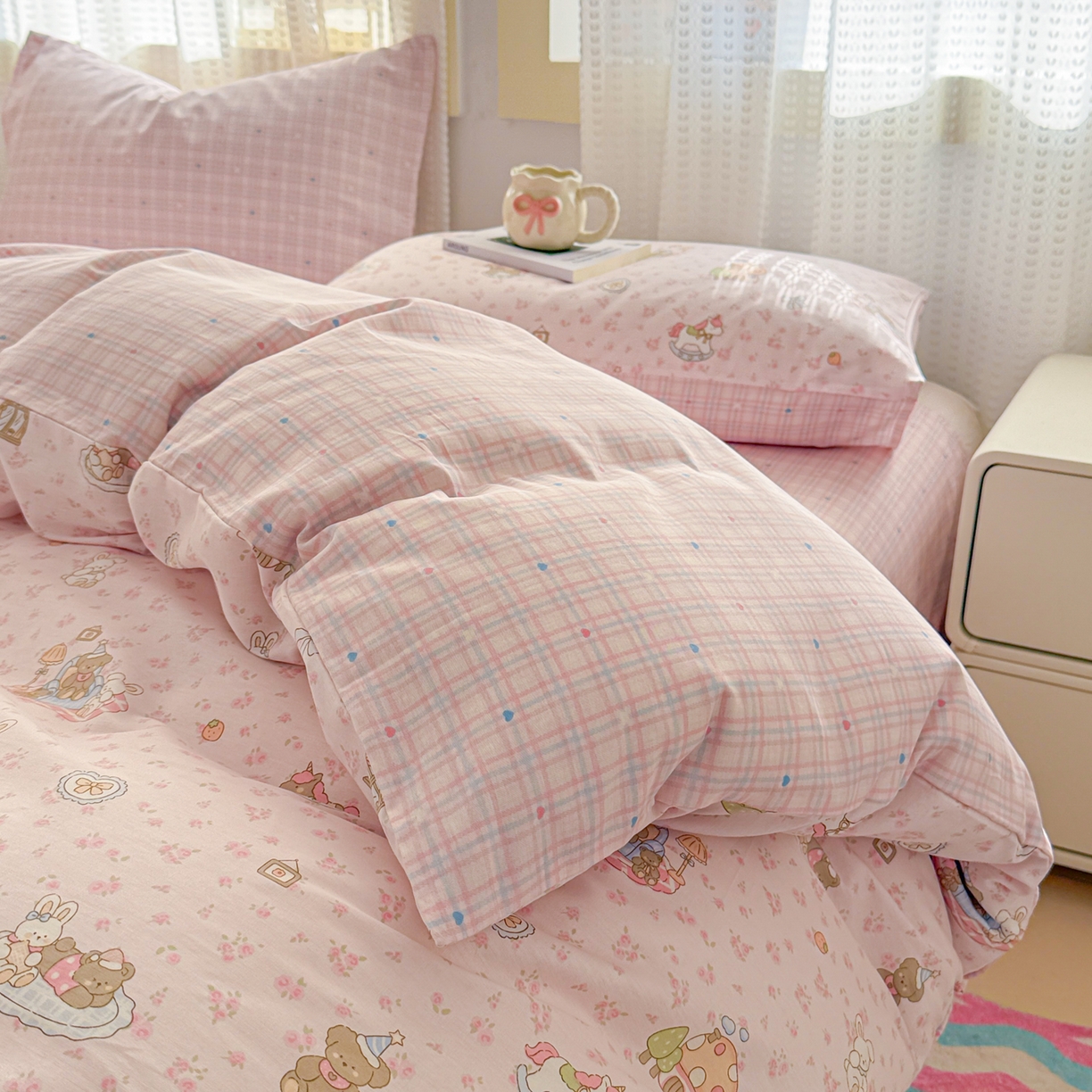 91家纺网 家纺一手货源 找家纺 呗旺鹿 2026新款全棉40支12868田园卡通小清新系列四件套 童话乐园