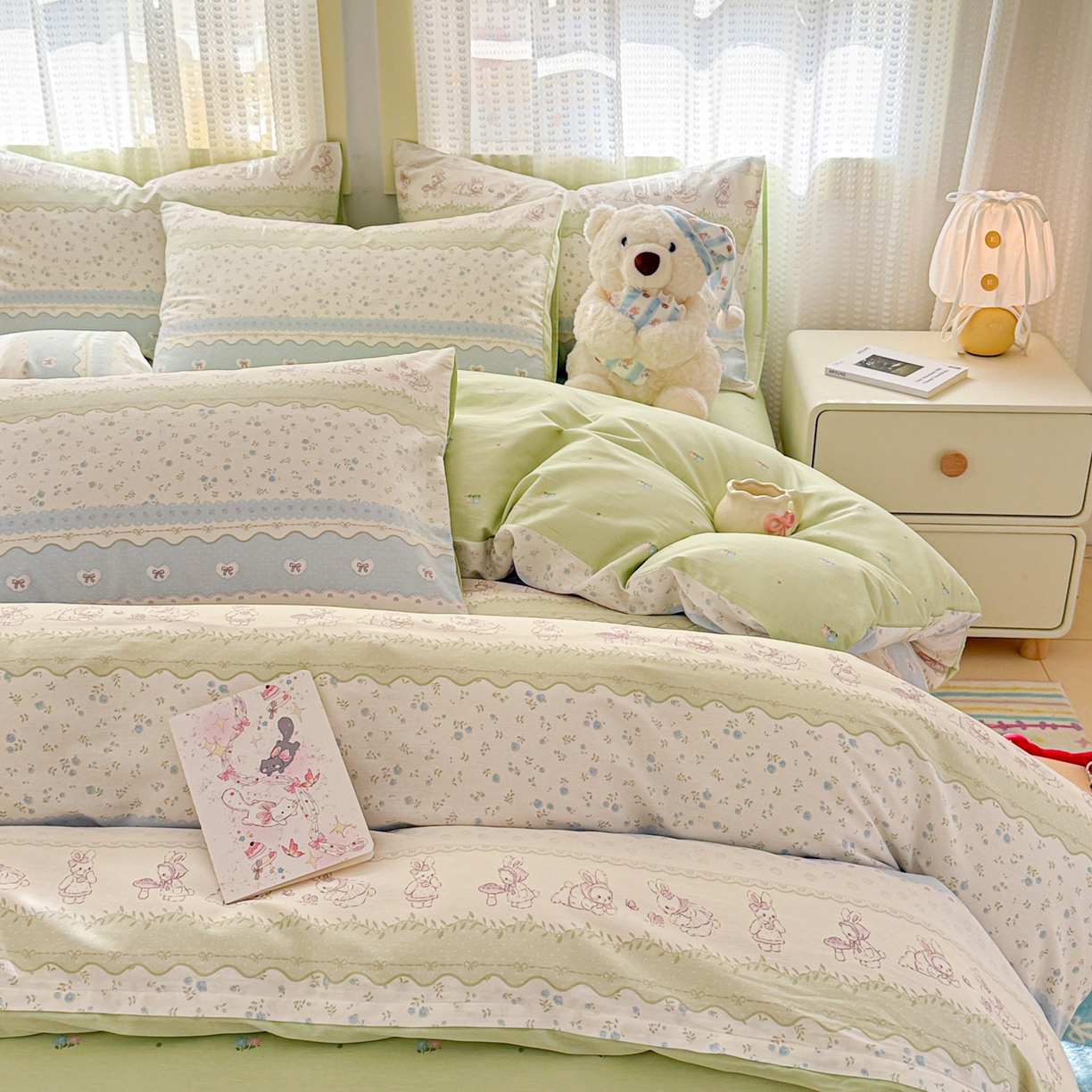 91家纺网 家纺一手货源 找家纺 呗旺鹿 2026新款全棉40支12868田园卡通小清新系列四件套 L浅糖兔叽