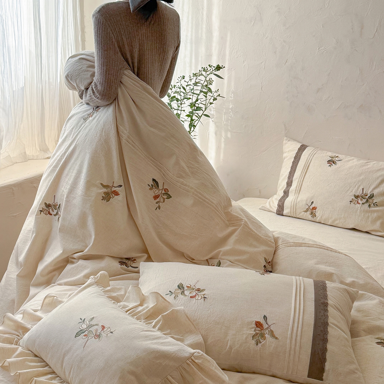 91家纺网 家纺一手货源 找家纺 （总）鹿班家居 2026春季新品色织棉麻精密刺绣系列四件套-秋桉花信（标准会员-20元）