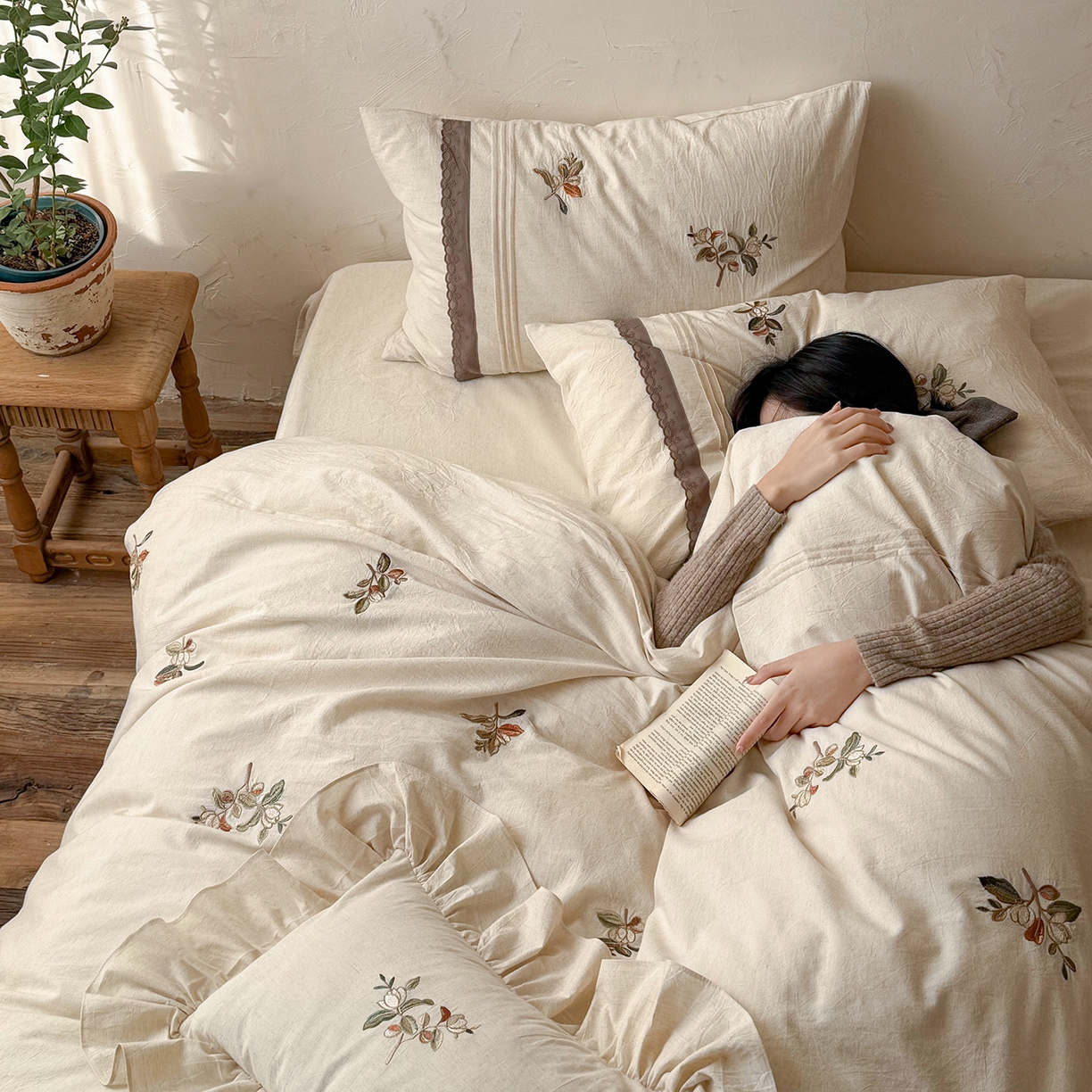 91家纺网 家纺一手货源 找家纺 （总）鹿班家居 2026春季新品色织棉麻精密刺绣系列四件套-秋桉花信（标准会员-20元）