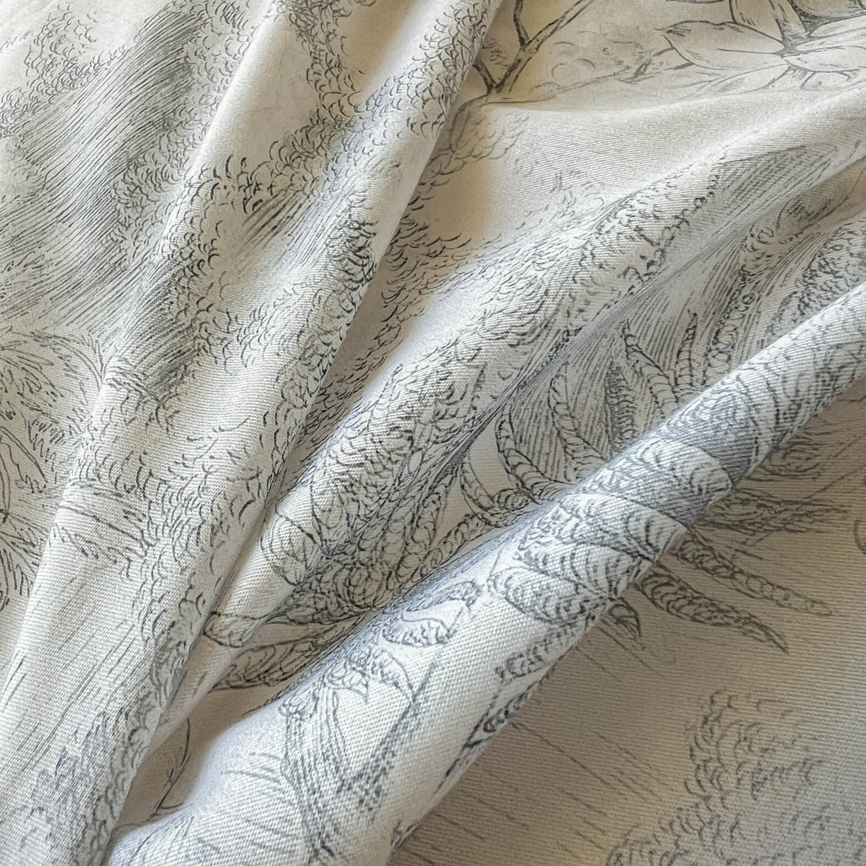 91家纺网 家纺一手货源 找家纺 卧趣家纺 2026新款纯棉花卉系列全棉印花四件套 清珞-灰