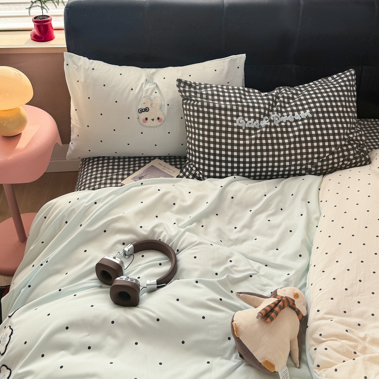 91家纺网 家纺一手货源 找家纺 暖芯优选 2026新款小红书热款混搭风毛巾绣床上用品四件套韩版学生三件套 可爱兔