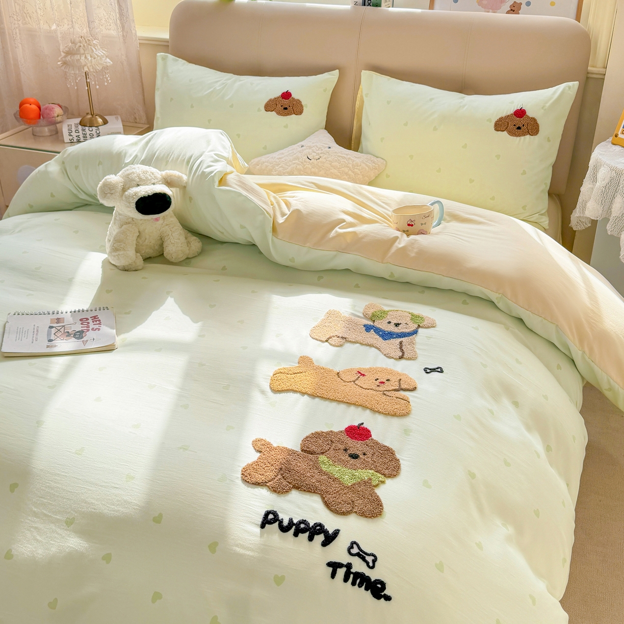 91家纺网 家纺一手货源 找家纺 暖芯优选 2026新款小红书热款混搭风毛巾绣床上用品四件套韩版学生三件套 伙伴狗