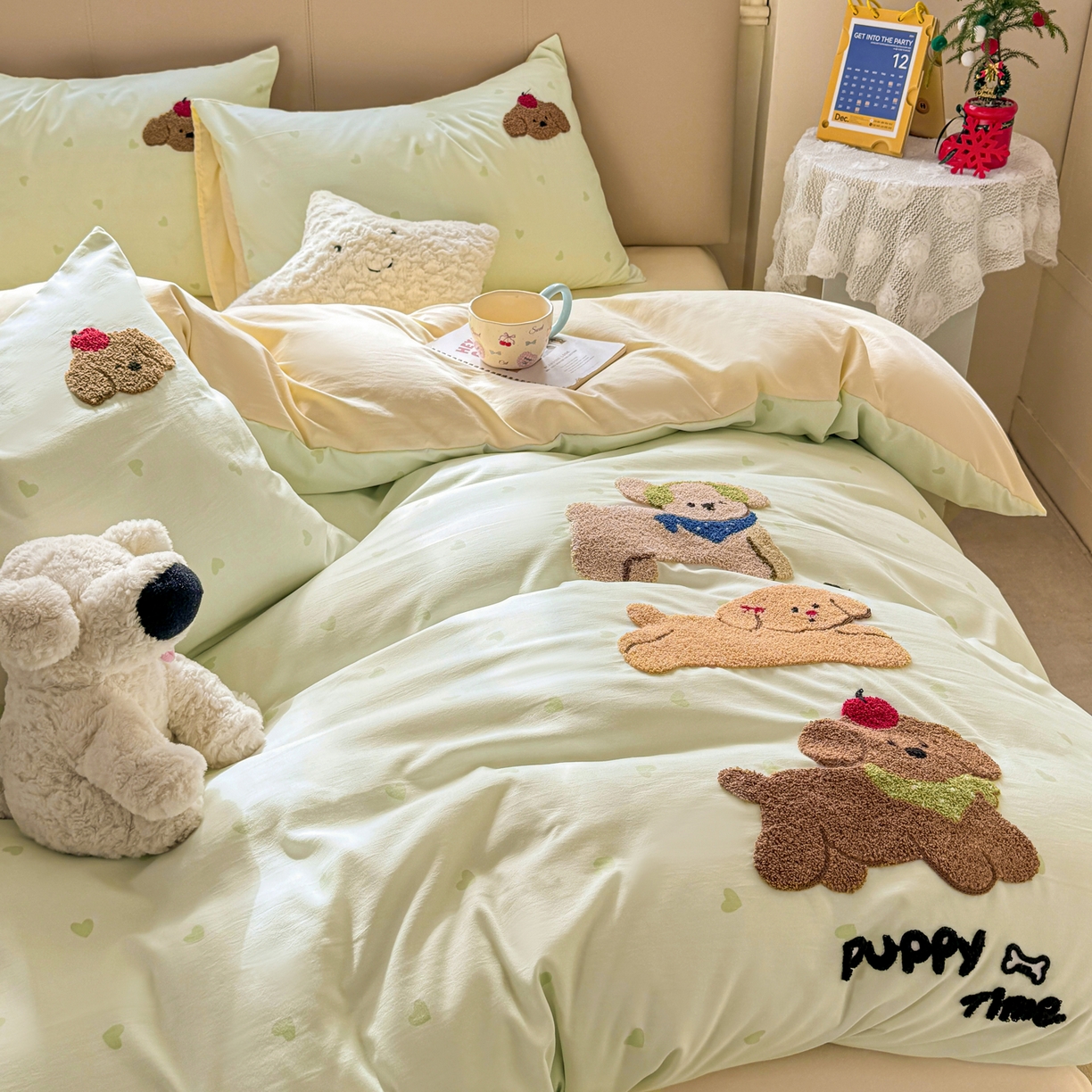 91家纺网 家纺一手货源 找家纺 暖芯优选 2026新款小红书热款混搭风毛巾绣床上用品四件套韩版学生三件套 伙伴狗