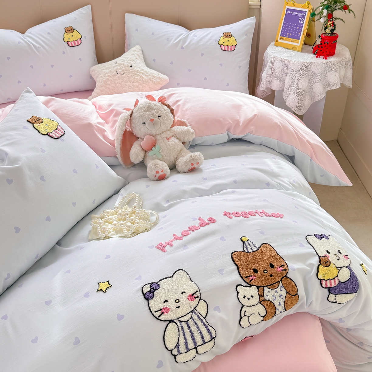 91家纺网 家纺一手货源 找家纺 暖芯优选 2026新款小红书热款混搭风毛巾绣床上用品四件套韩版学生三件套 可爱小猫咪