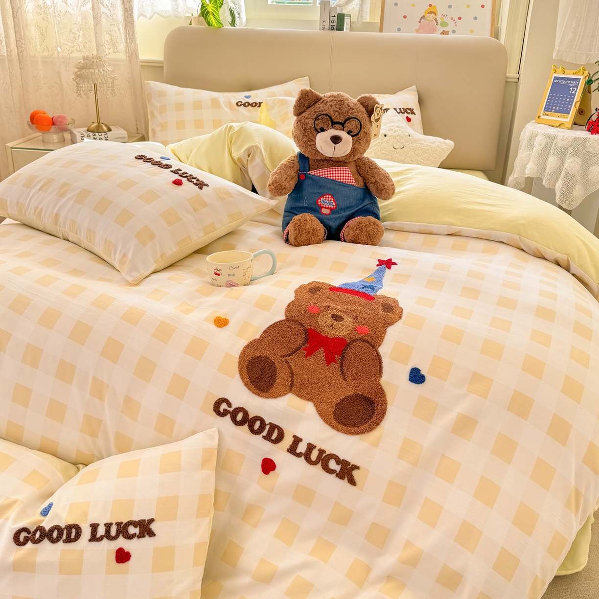 91家纺网 家纺一手货源 找家纺 暖芯优选 2026新款小红书热款混搭风毛巾绣床上用品四件套韩版学生三件套 圣诞熊