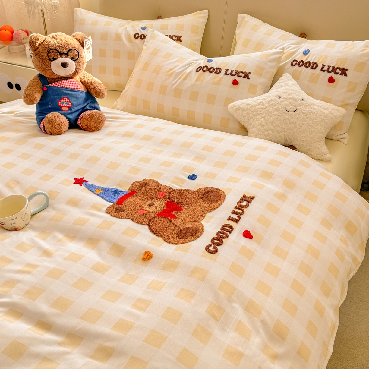 91家纺网 家纺一手货源 找家纺 暖芯优选 2026新款小红书热款混搭风毛巾绣床上用品四件套韩版学生三件套 圣诞熊