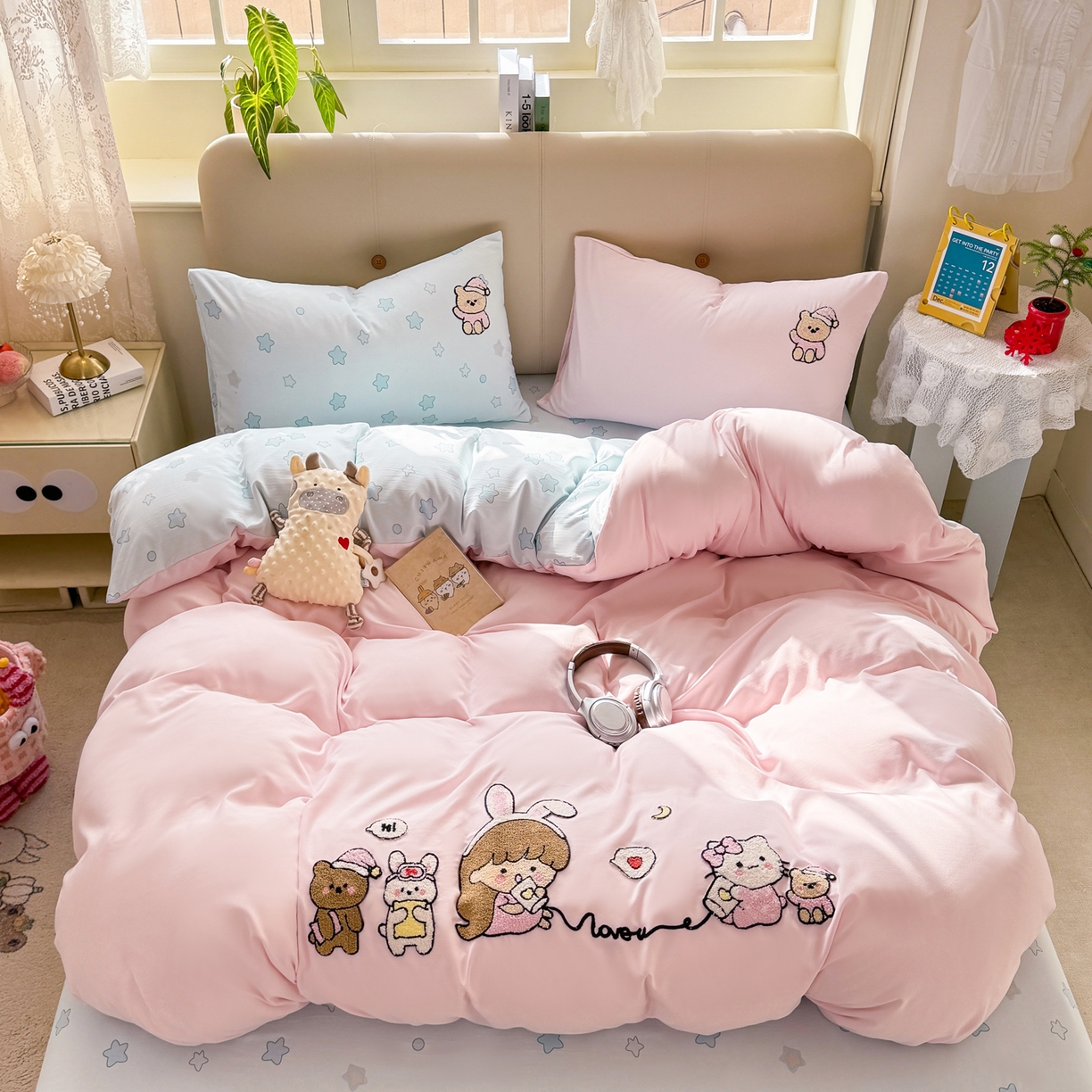 91家纺网 家纺一手货源 找家纺 暖芯优选 2026新款小红书热款混搭风毛巾绣床上用品四件套韩版学生三件套 心动信号