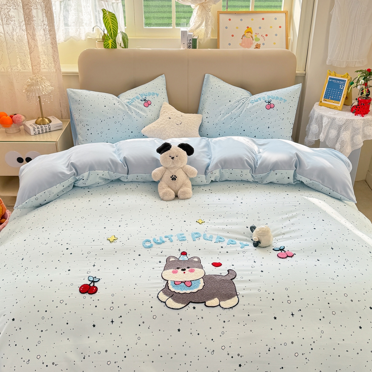 91家纺网 家纺一手货源 找家纺 暖芯优选 2026新款小红书热款混搭风毛巾绣床上用品四件套韩版学生三件套 樱桃小狗