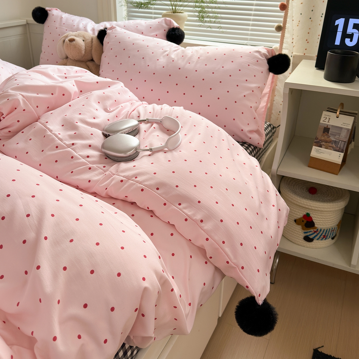 91家纺网 家纺一手货源 找家纺 暖芯优选 2026新款混搭圆点啵啵毛球款四件套学生三件套-小红书推荐 圆点啵啵-粉