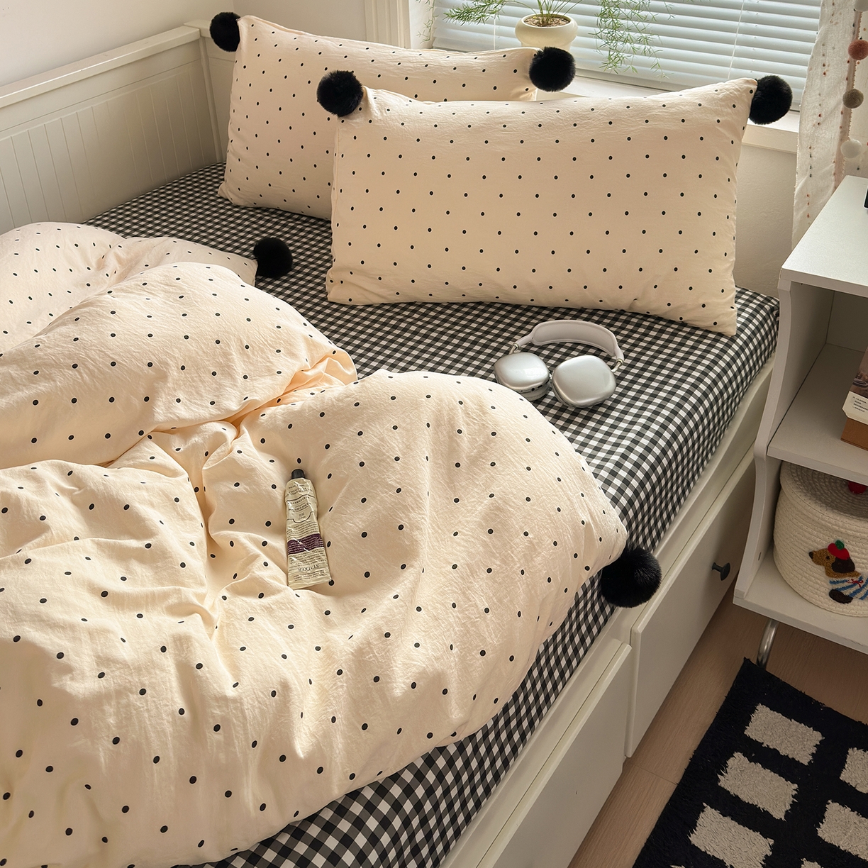 91家纺网 家纺一手货源 找家纺 暖芯优选 2026新款混搭圆点啵啵毛球款四件套学生三件套-小红书推荐 圆点啵啵-奶黄