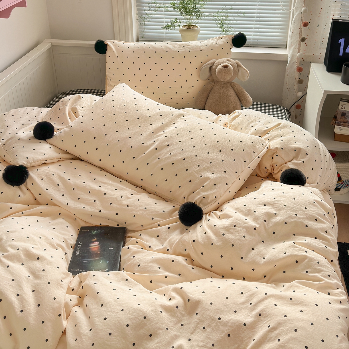 91家纺网 家纺一手货源 找家纺 暖芯优选 2026新款混搭圆点啵啵毛球款四件套学生三件套-小红书推荐 圆点啵啵-奶黄