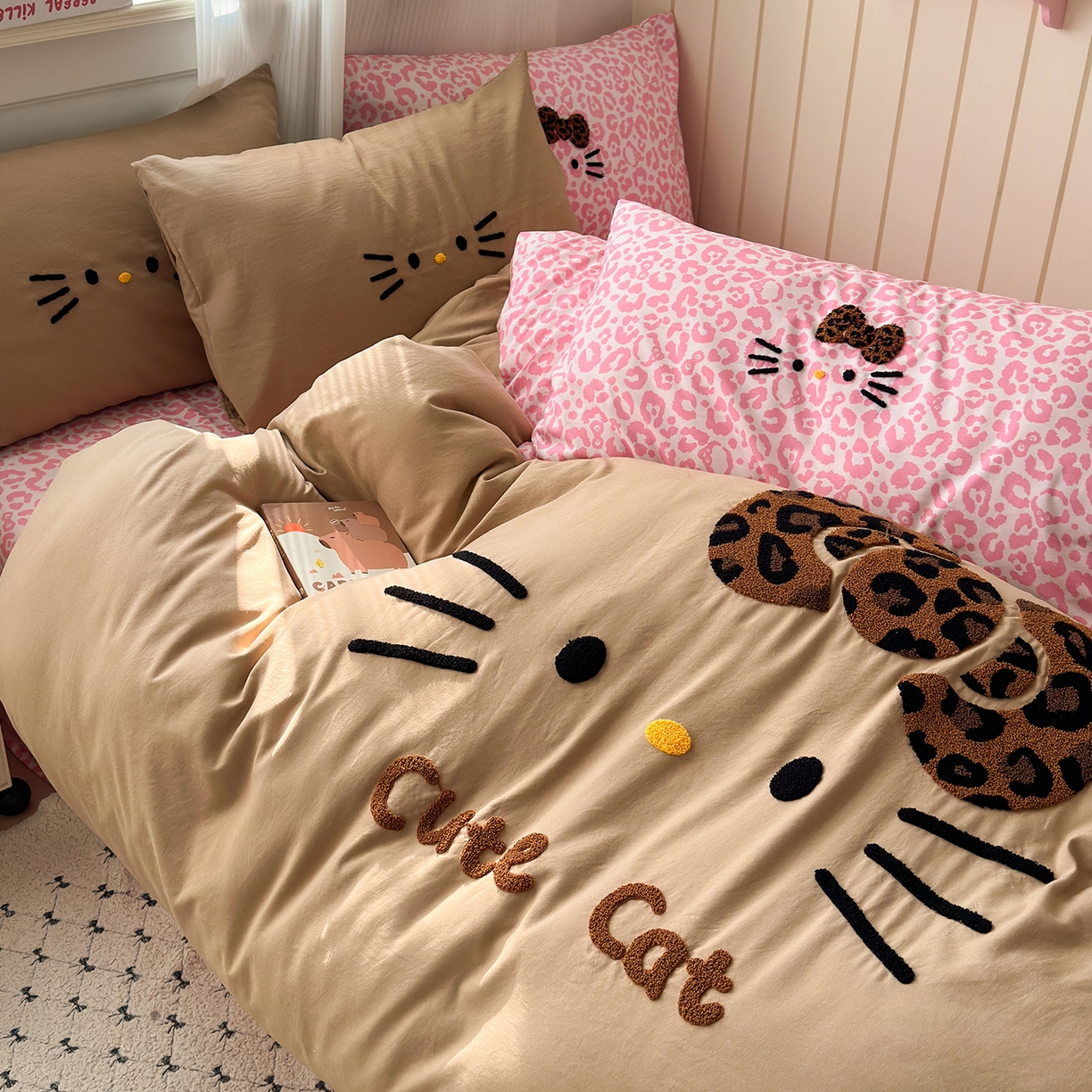 暖芯优选 2026新款网红热款豹纹kitty毛巾绣床上四件套学生三件套 豹纹kitty-粉咖