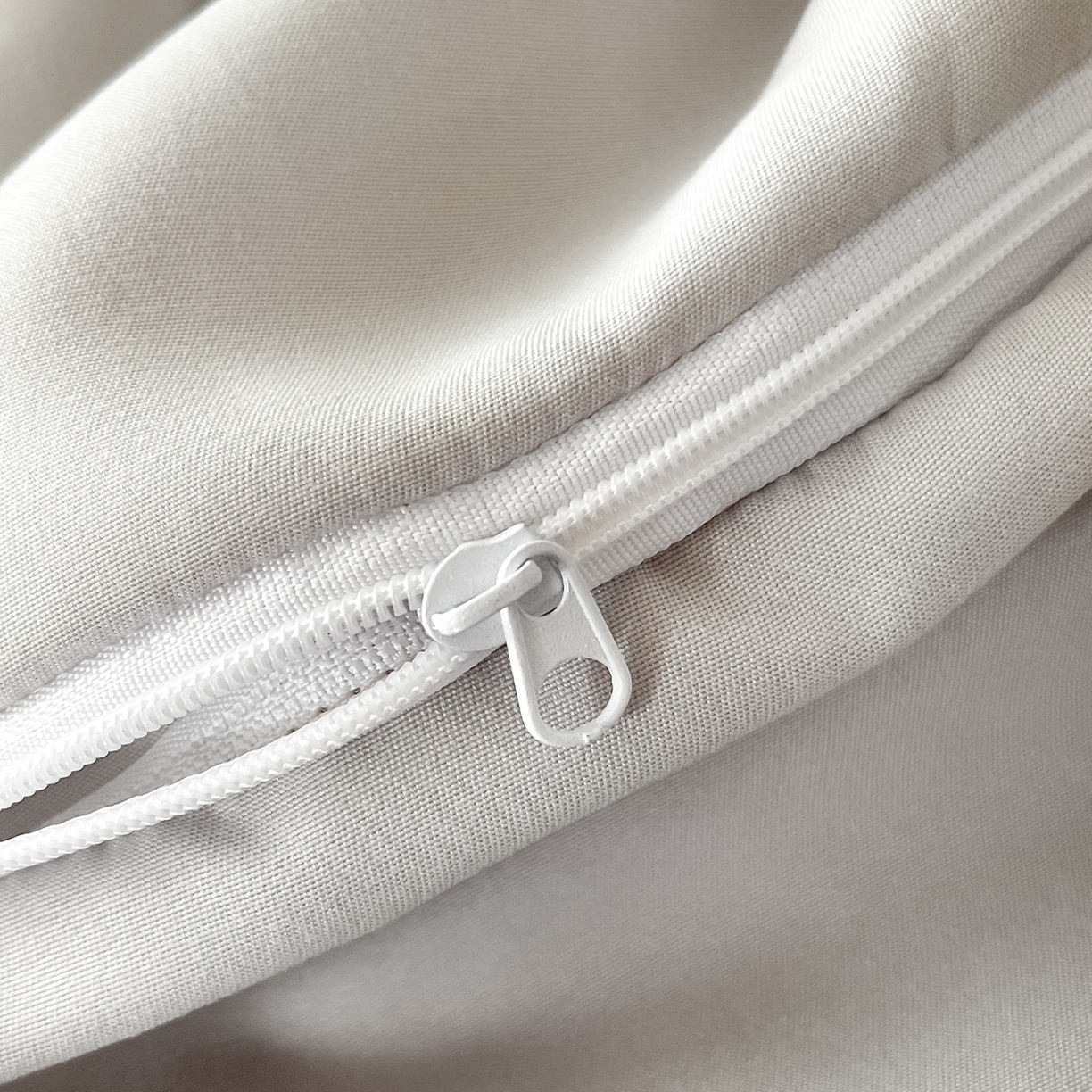 91家纺网 家纺一手货源 找家纺 置顶家纺 2026新款摩登天空亲肤磨毛提花系列四件套 摩登天空-浅灰