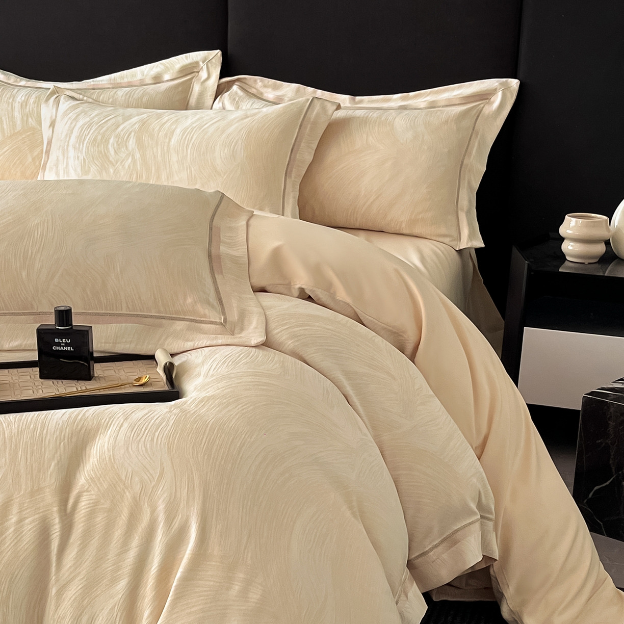 91家纺网 家纺一手货源 找家纺 置顶家纺 2026新款摩登天空亲肤磨毛提花系列四件套 摩登天空-浅香槟