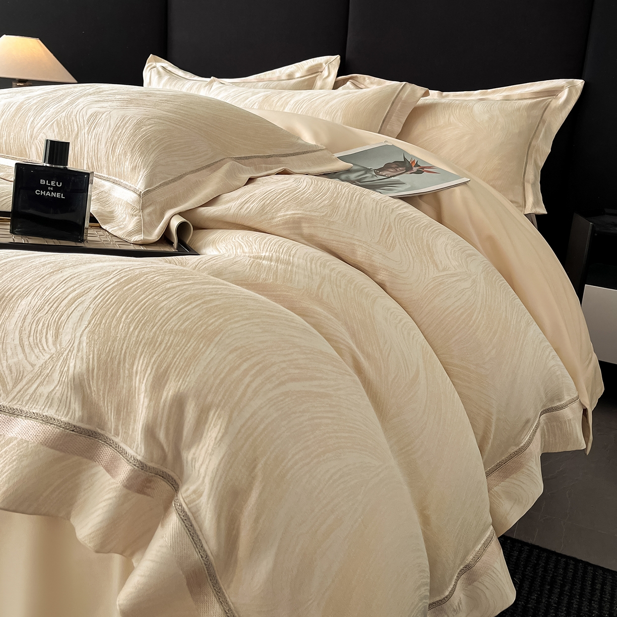 91家纺网 家纺一手货源 找家纺 置顶家纺 2026新款摩登天空亲肤磨毛提花系列四件套 摩登天空-浅香槟