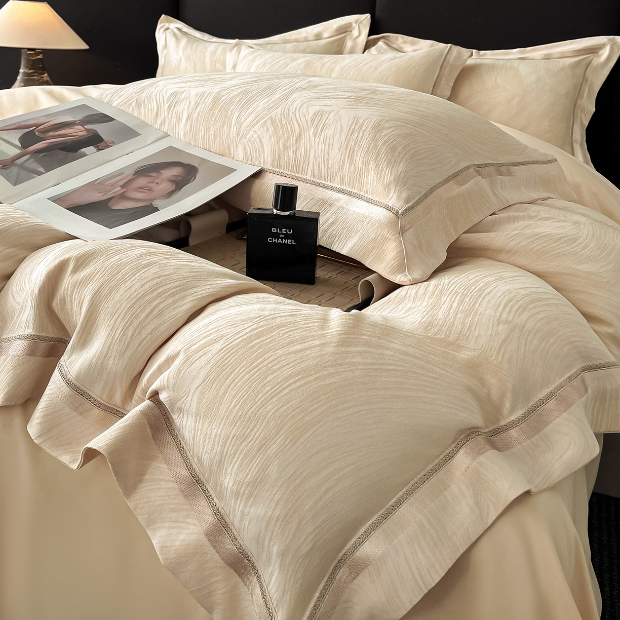 91家纺网 家纺一手货源 找家纺 置顶家纺 2026新款摩登天空亲肤磨毛提花系列四件套 摩登天空-浅香槟