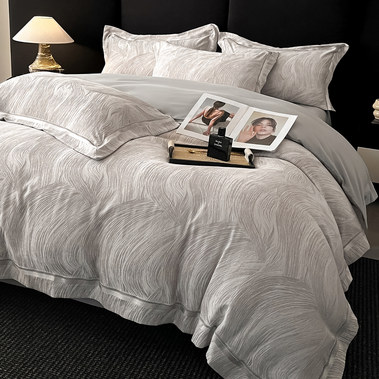 91家纺网 家纺一手货源 找家纺 置顶家纺 2026新款摩登天空亲肤磨毛提花系列四件套 摩登天空-绅士灰