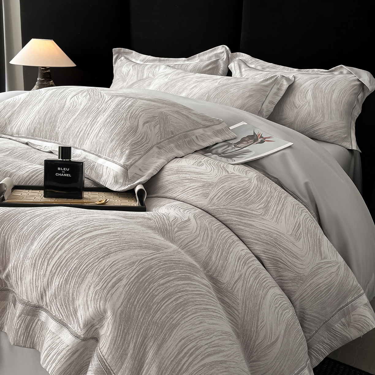 91家纺网 家纺一手货源 找家纺 置顶家纺 2026新款摩登天空亲肤磨毛提花系列四件套 摩登天空-绅士灰